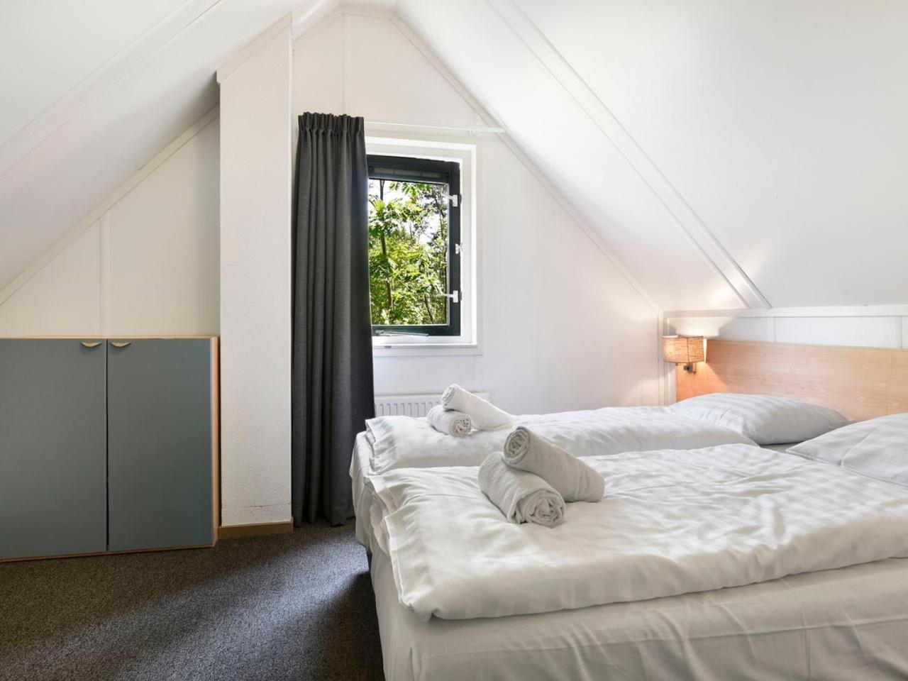 Luxury 4-Person Bungalow In The Holiday Park Landal Twenhaarsveld Holten Habitación foto