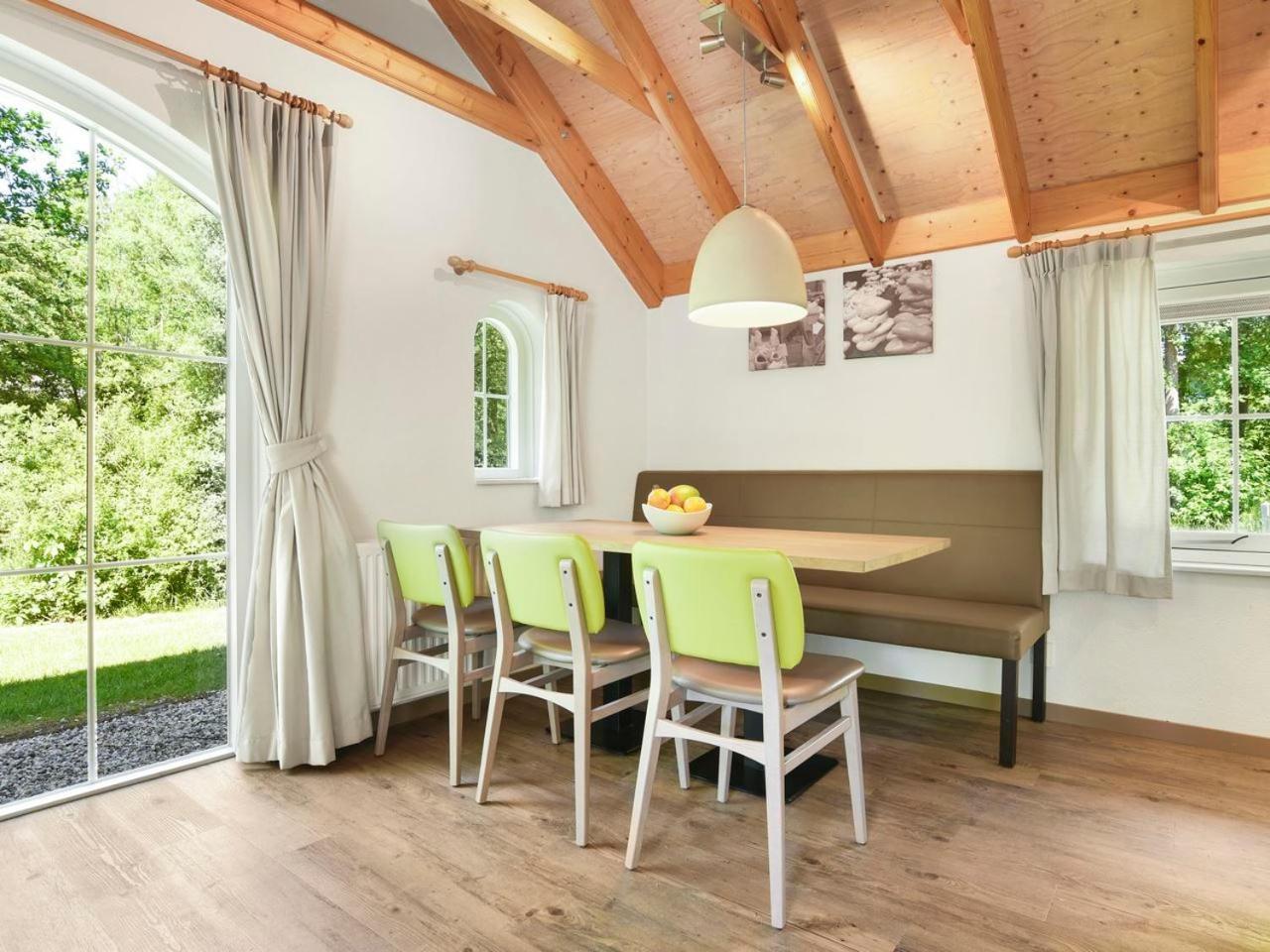 Luxury 4-Person Bungalow In The Holiday Park Landal Twenhaarsveld Holten Habitación foto